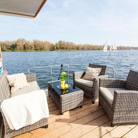 Wohlfuehlboot Hausboot - Festlieger Im Hafen Bad Saarow - Wc An Bord, Dusche An Land Hotel Ngoại thất bức ảnh