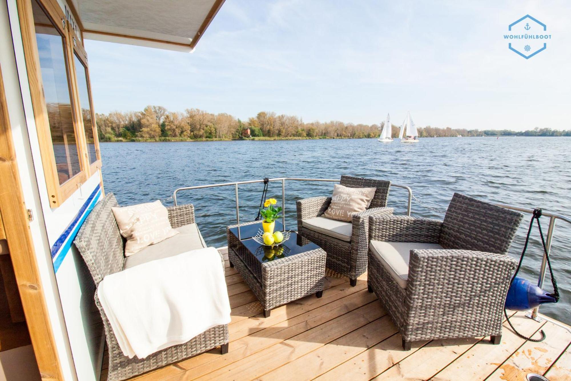 Wohlfuehlboot Hausboot - Festlieger Im Hafen Bad Saarow - Wc An Bord, Dusche An Land Hotel Ngoại thất bức ảnh