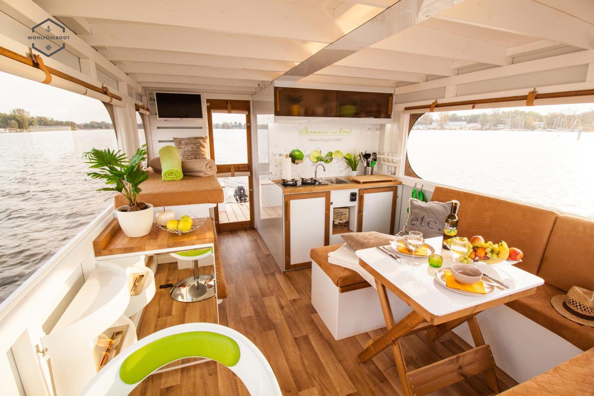 Wohlfuehlboot Hausboot - Festlieger Im Hafen Bad Saarow - Wc An Bord, Dusche An Land Hotel Ngoại thất bức ảnh